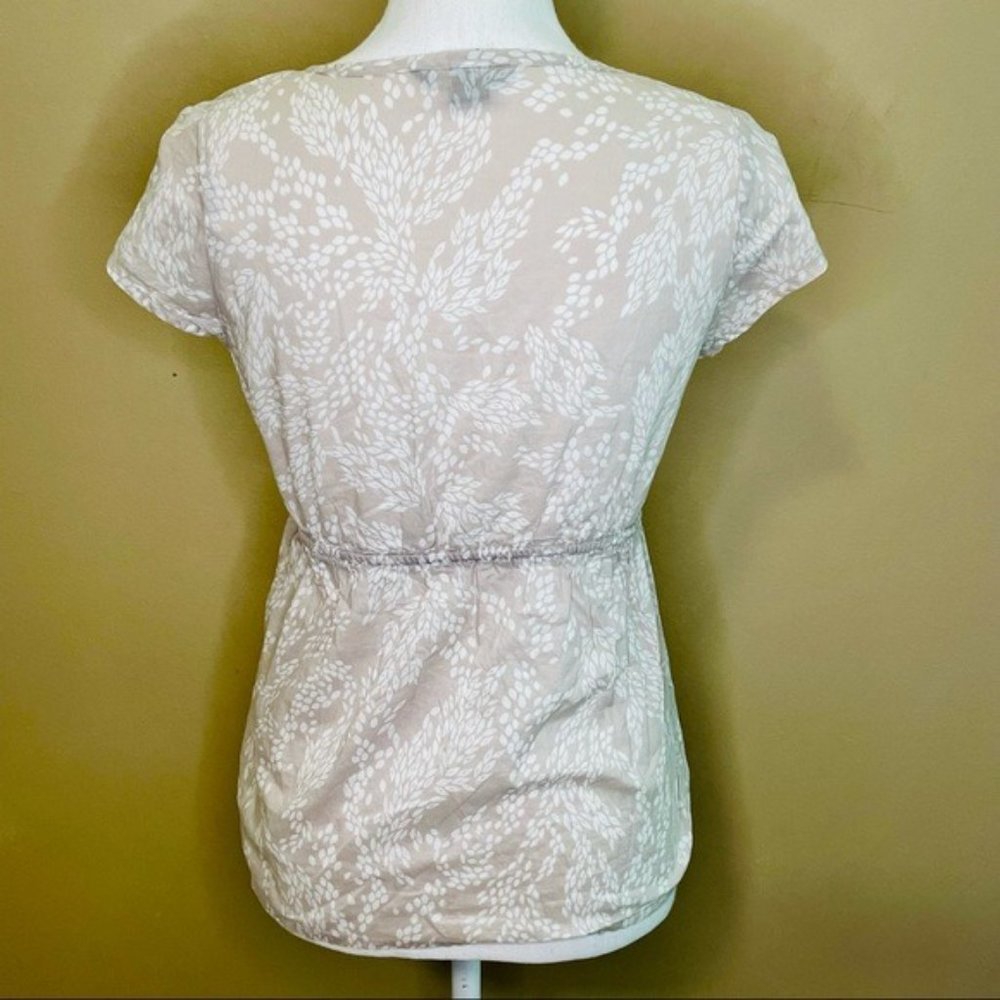 H&M Light Brown Floral Short Sleeve Blouse Size 6 - Picture 3 of 7
